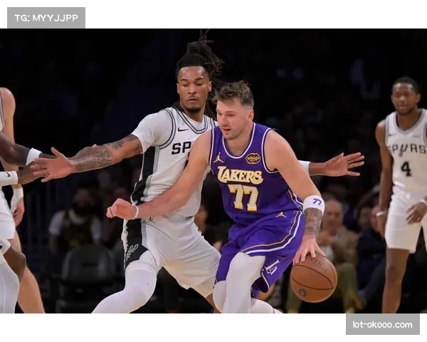 东契奇logo三分绝杀太阳 压哨出手引爆主场